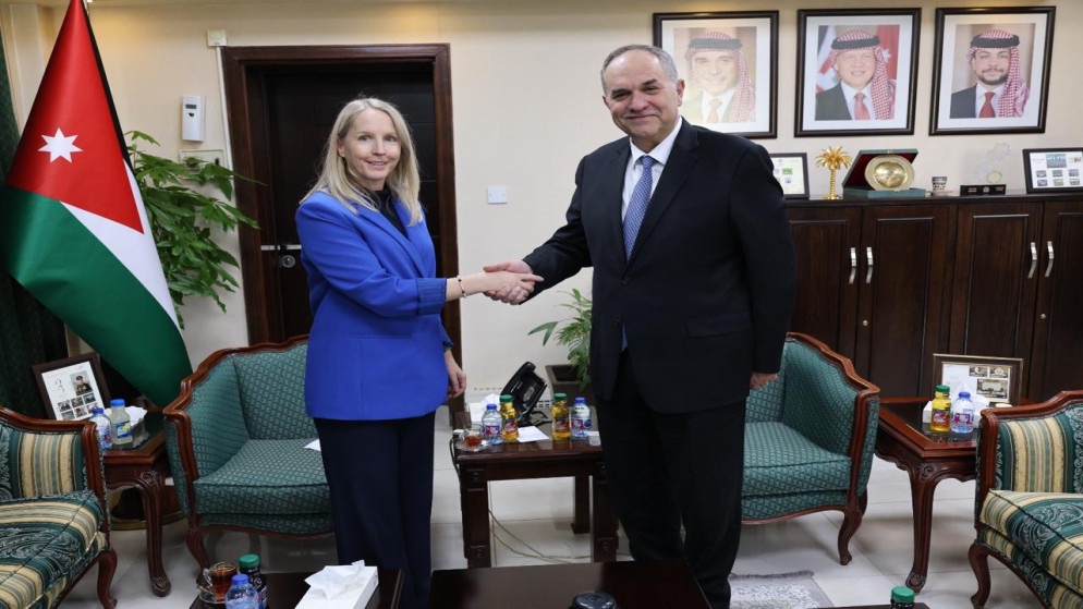 صورة حول : التلهوني والسفيرة الهولندية يبحثان تعزيز التعاون القانوني والقضائي التلهوني والسفيرة الهولندية يبحثان تعزيز التعاون القانوني والقضائي