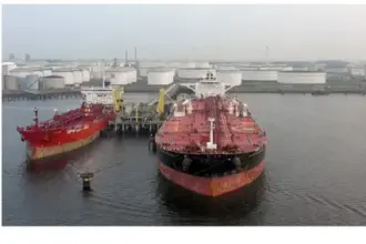 قفزة قياسية في تكاليف استئجار ناقلات النفط العملاقة مع تراجع خام روسيا