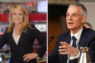 زلزال في بي بي سي… استقالة المدير العام ورئيسة الأخبار بعد فضيحة “بانوراما”