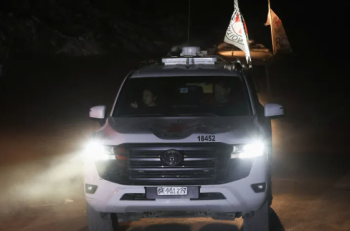 القسام تسلّم جثة أسير إسرائيلي للصليب الأحمر