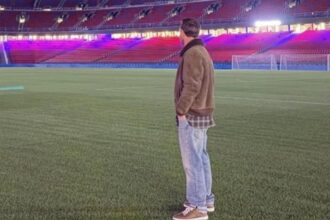 ميسي يزور كامب نو سرًا ويثير التكهنات بعودته إلى برشلونة