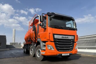 المناصير لتجارة الآليات تسلم شاحنات DAF لشركة الولاء لخدمات الإعاشة