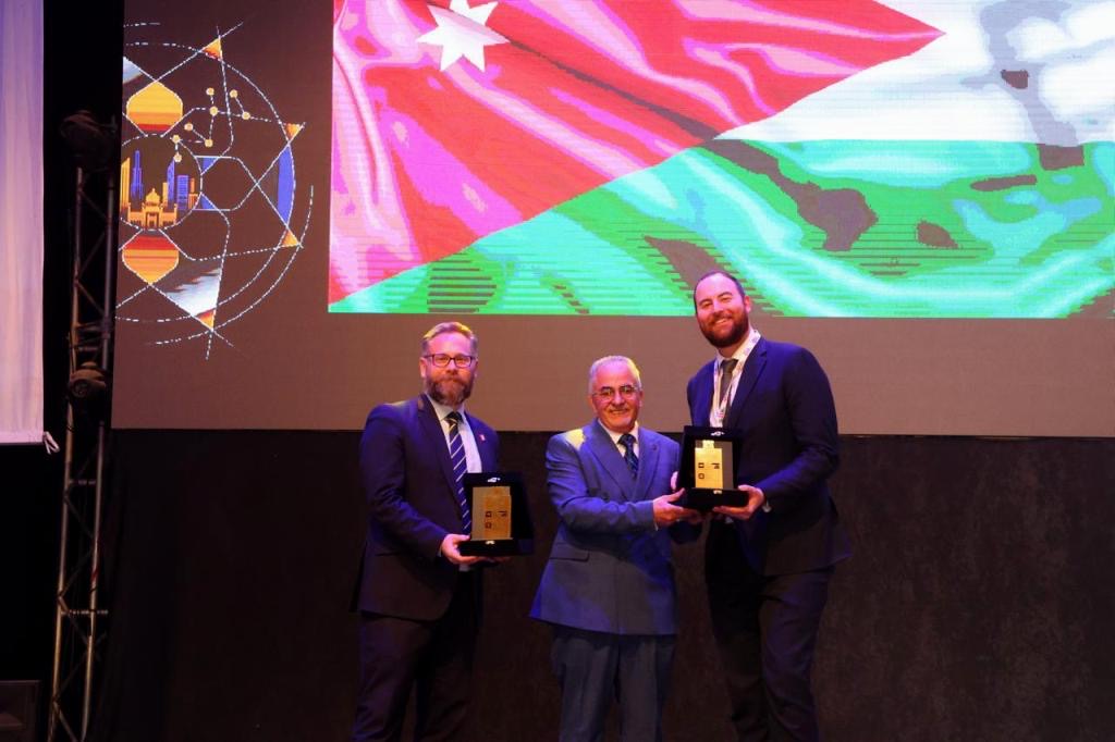 صورة حول : إعلان فوز عمان الاهلية بالمركز 23 عربياً والأولى على الجامعات الأردنية بحفل اختتام فعاليات قمة التايمز إعلان فوز عمان الاهلية بالمركز 23 عربياً والأولى على الجامعات الأردنية بحفل اختتام فعاليات قمة التايمز