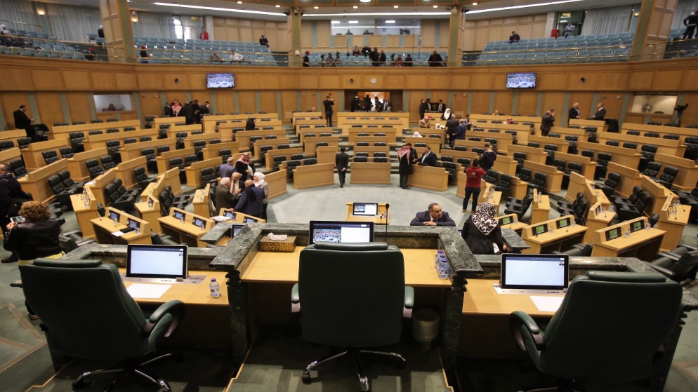 صورة حول : نواب يلوّحون برفض موازنة 2026 ما لم تُرفع الرواتب نواب يلوّحون برفض موازنة 2026 ما لم تُرفع الرواتب