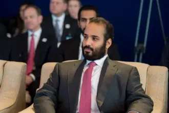 بن سلمان و"البدلة"... رهانات خاسرة