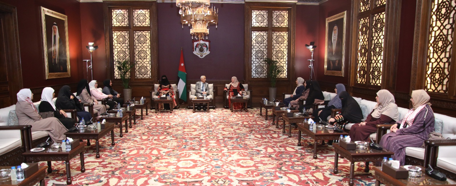 *رئيس الديوان الملكي الهاشمي يلتقي وفدا من جمعية أغصان العطاء الخيرية*