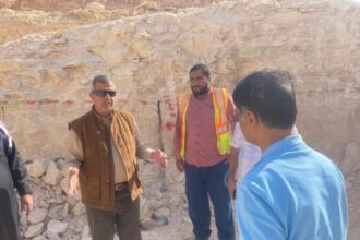 وزير الطاقة يتفقد أعمال استكشاف الفوسفات في منطقة الريشة