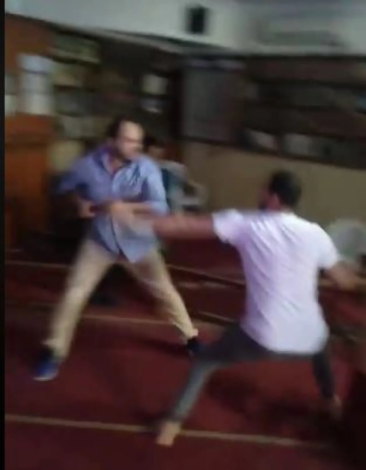 مشاجرة داخل مسجد في جرش تسفر عن 8 مصابين