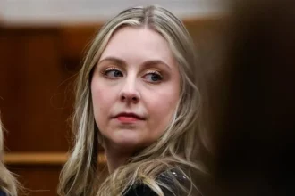 محكمة أمريكية تمنح 10 ملايين دولار لمعلمة بعد إطلاق نار من طفل في مدرستها