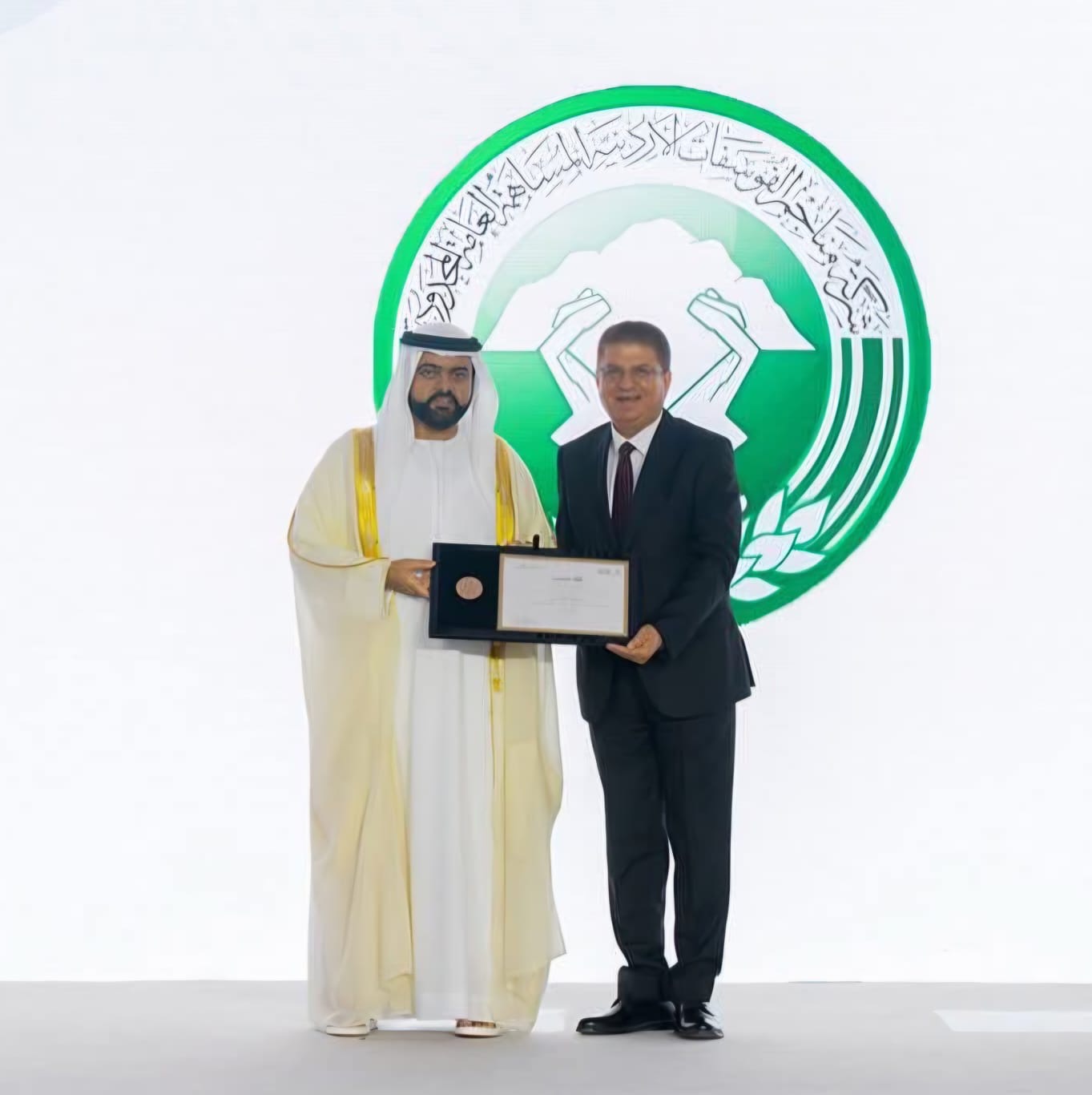 صورة حول : الفوسفات تتوج بأفضل منشأة تعدين عالمياً وتعزز الاقتصاد الوطني الفوسفات تتوج بأفضل منشأة تعدين عالمياً وتعزز الاقتصاد الوطني