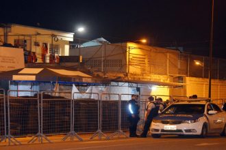 مجزرة داخل سجن بالإكوادور: 27 نزيلاً اختناقًا وأحداث شغب دامية تهز البلاد