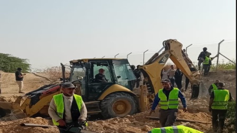 صورة حول : عاجل | سلطة المياه تضبط وردم 8 آبار مخالفة في الشونة الجنوبية عاجل | سلطة المياه تضبط وردم 8 آبار مخالفة في الشونة الجنوبية