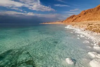 المجموعة الأردنية تطلق مبادرات لتعزيز البحر الميت كوجهة سياحية وبيئية