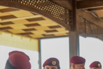 ولي العهد لرفاق السلاح: يعطيكم ألف عافية