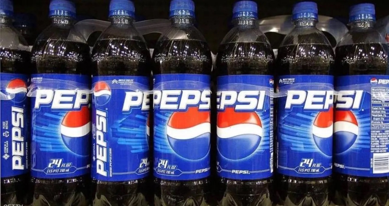 صورة حول : الإمارات ترحل مهندسًا فلسطينيًا بسبب رفضه "بيبسي" الإمارات ترحل مهندسًا فلسطينيًا بسبب رفضه "بيبسي"