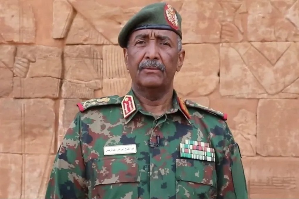 البرهان يعلن التعبئة العامة ويدعو السودانيين لحمل السلاح ضد "الدعم السريع"