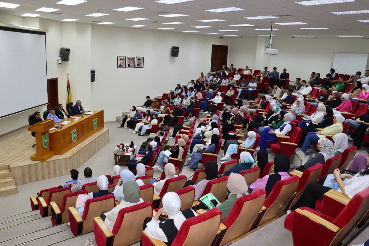 مديرية الأمن العام تواصل تنظيم فعاليات الأسبوع التوعوي الجامعي "بالحوار نبني بيئة جامعية آمنة"