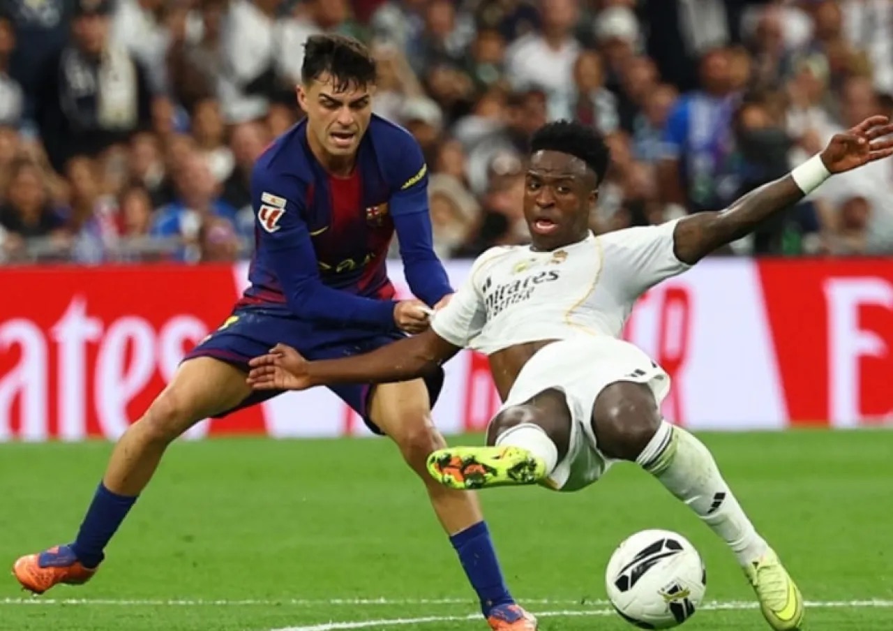 بيدري محبط من برشلونة ويفكر بالرحيل