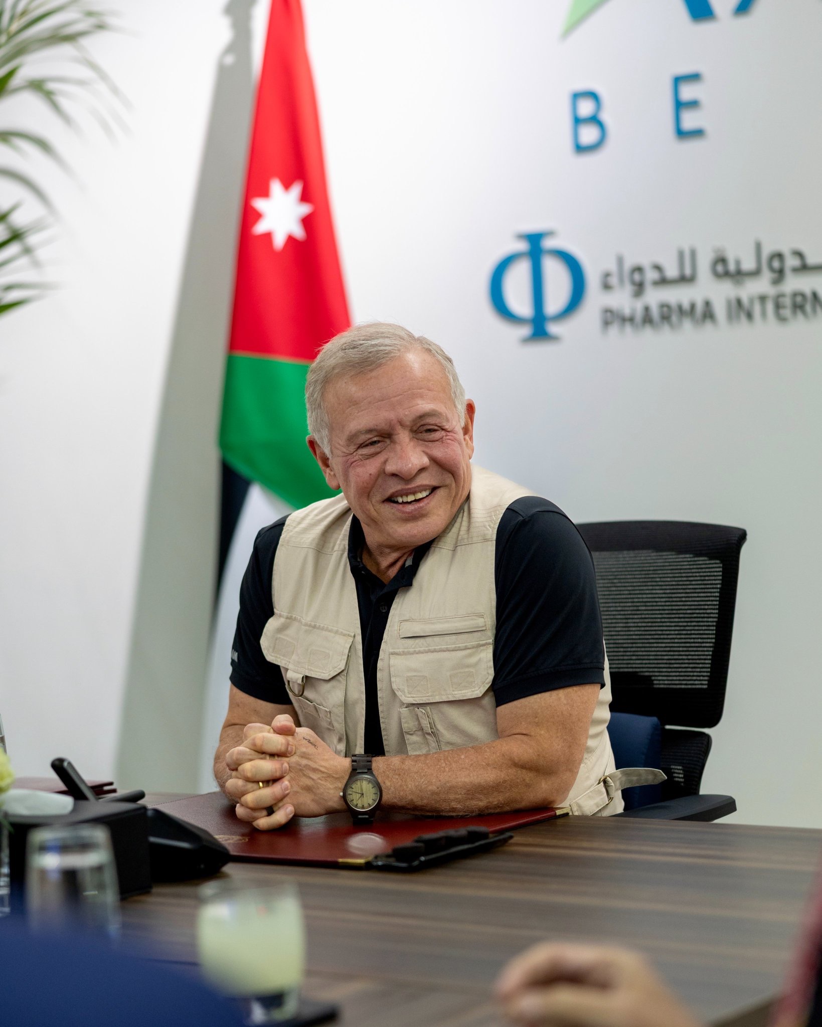 عاجل | بالصور الملك يزور مصانع حلويات الحاج محمود حبيبة ومخابز برادايس ومصنع أدوية في القسطل
