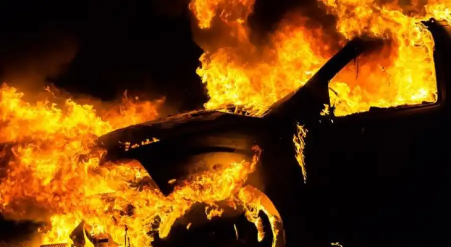 صورة حول : عاجل | الأمن يضبط شابين أشعلا النار بمركبة مواطن في إربد عاجل | الأمن يضبط شابين أشعلا النار بمركبة مواطن في إربد