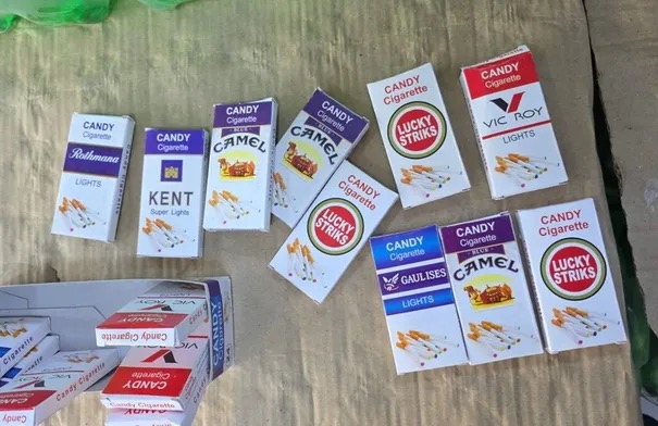 عاجل | ضبط علكة مهربة على شكل سجائر وإغلاق منشأة في الرصيفة