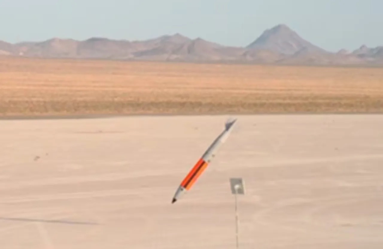 صورة حول : مقاتلة أمريكية تختبر قنابل نووية بدون رؤوس حربية في نيفادا مقاتلة أمريكية تختبر قنابل نووية بدون رؤوس حربية في نيفادا