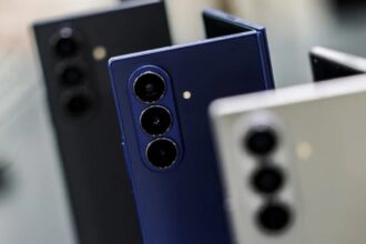 هاتف سامسونغ ثلاثي الطيّات بسعر صادم