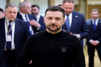 زلينسكي يعلن توجهه إلى تركيا لتعزيز المفاوضات وإنهاء الحرب