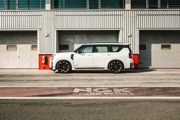 بسطامي وصاحب تعلن بالنيابة عن نيسان العالمية عن نظام التعليق الهوائي المتكيّف لأول مرة في باترول بالشرق الأوسط