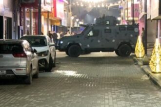 عاجل | الأمن العام يوضح تفاصيل مداهمة أمنية لشقيقين مطلوبين في الرمثا