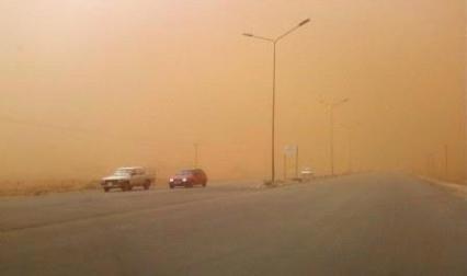صورة حول : عاجل | تنبيه هام وعاجل للسائقين … غبار كثيف يضرب عمّان ويحد من الرؤية عاجل | تنبيه هام وعاجل للسائقين … غبار كثيف يضرب عمّان ويحد من الرؤية