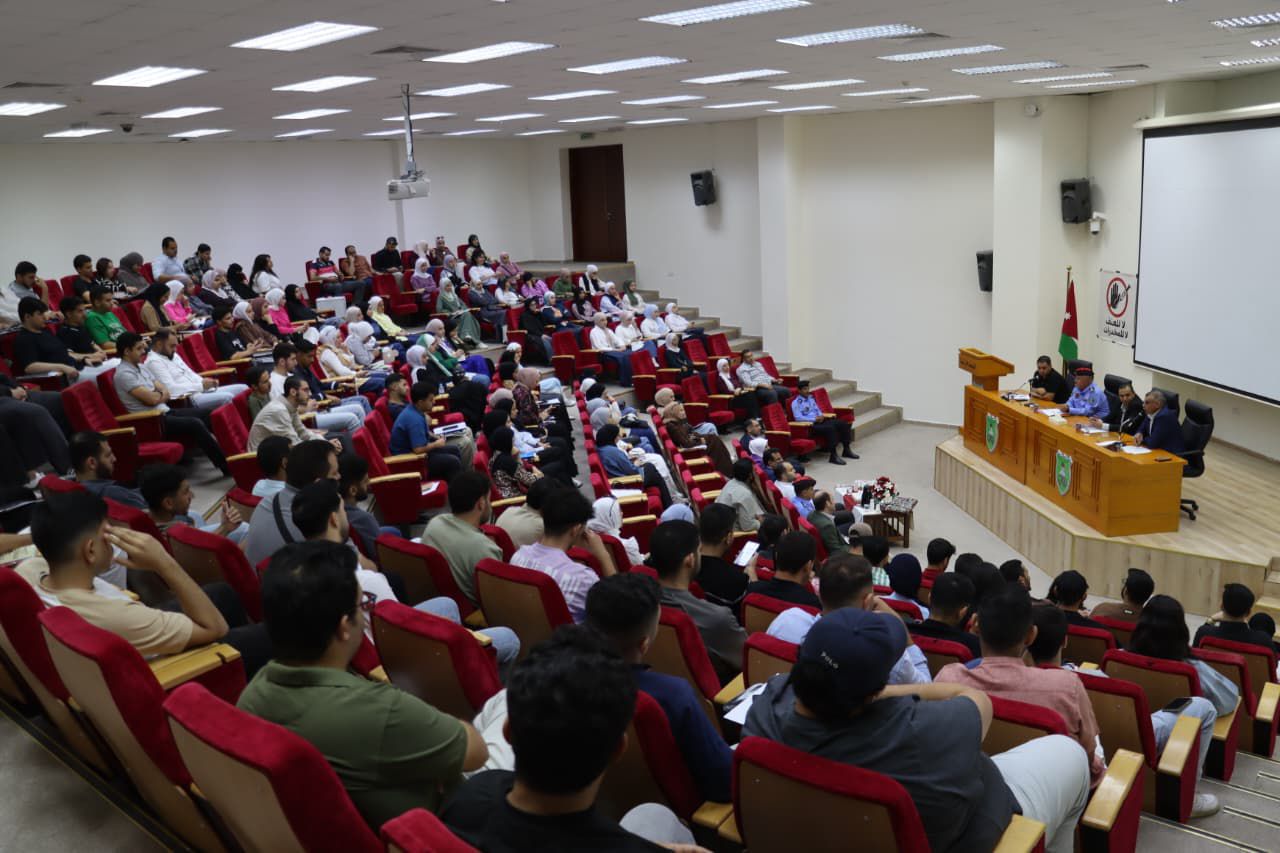 مديرية الأمن العام تواصل تنظيم فعاليات الأسبوع التوعوي الجامعي "بالحوار نبني بيئة جامعية آمنة"