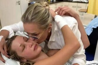 بيلا حديد تكشف معركتها مع داء لايم