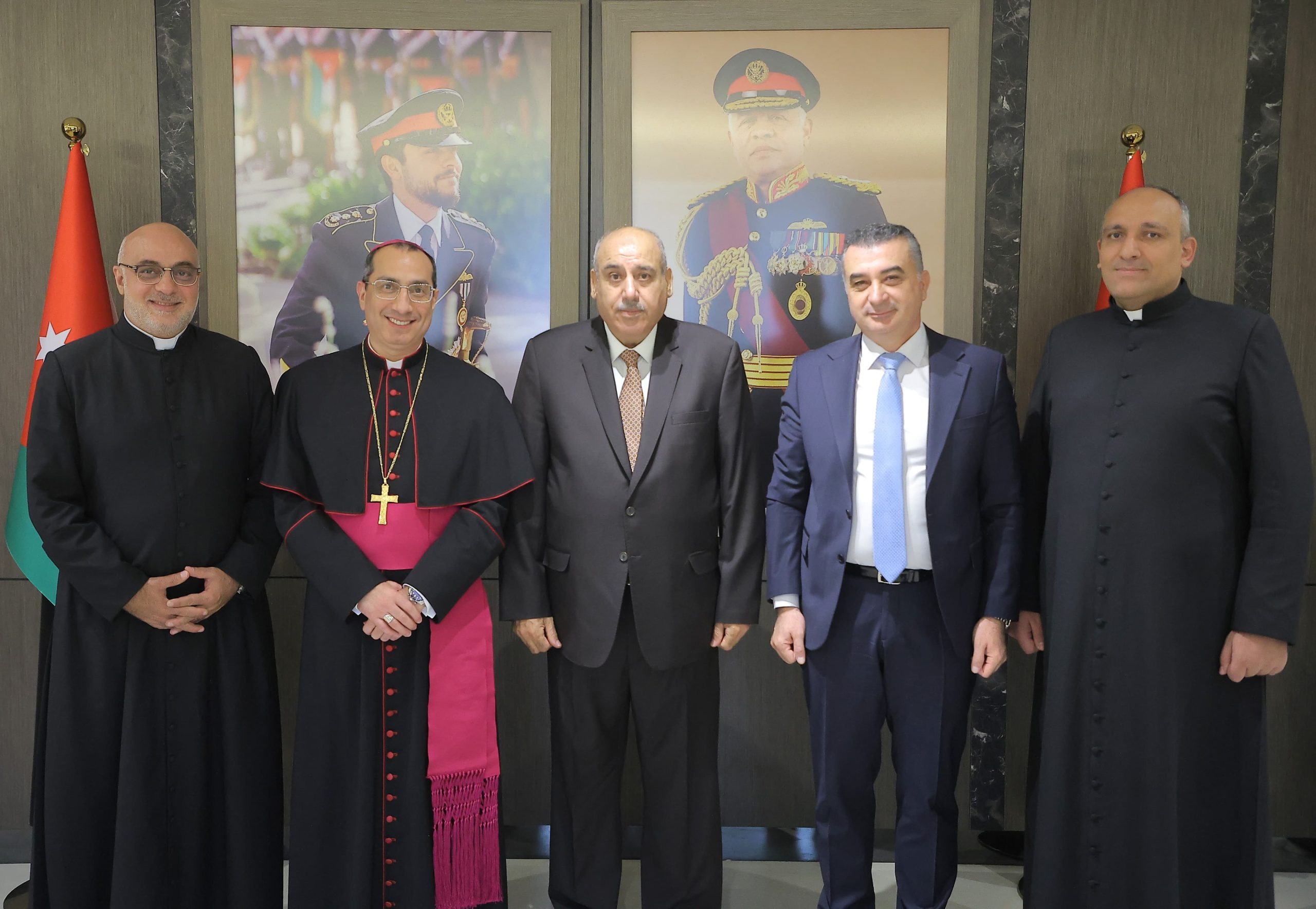 صورة حول : القاضي والمطران الطوال: الوصاية الهاشمية حافظت على هوية القدس القاضي والمطران الطوال: الوصاية الهاشمية حافظت على هوية القدس