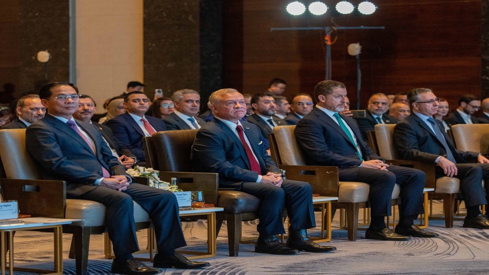 صورة حول : الملك يؤكد أهمية تعزيز التعاون الاقتصادي بين الأردن وفيتنام الملك يؤكد أهمية تعزيز التعاون الاقتصادي بين الأردن وفيتنام