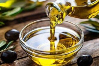 نقيب المعاصر يحذر من التهافت على شراء زيت الزيتون