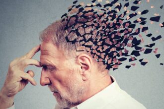 الدخل المحدود يزيد خطر الإصابة بالخرف