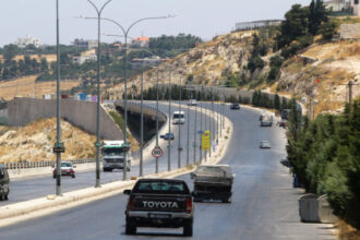 تحويلات مرورية مؤقتة على طريق عمان–السلط مساء الخميس