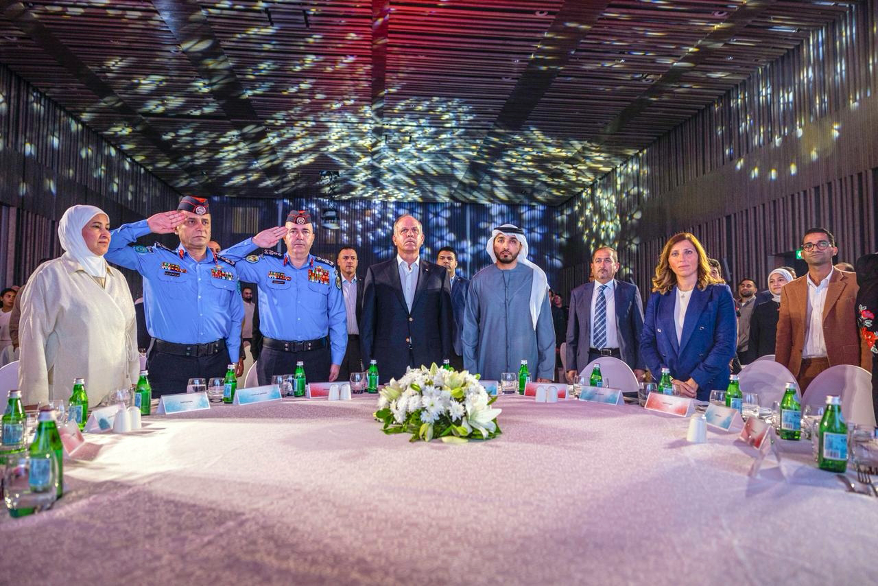 صورة حول : الأمير فيصل يتوج الفائزين في سباق "أيلة للدراجات الهوائية" الأمير فيصل يتوج الفائزين في سباق "أيلة للدراجات الهوائية"