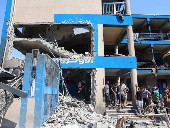 صورة حول : "الأونروا": إسرائيل تنتهك القانون الدولي بتقييد تدفق المساعدات إلى غزة "الأونروا": إسرائيل تنتهك القانون الدولي بتقييد تدفق المساعدات إلى غزة