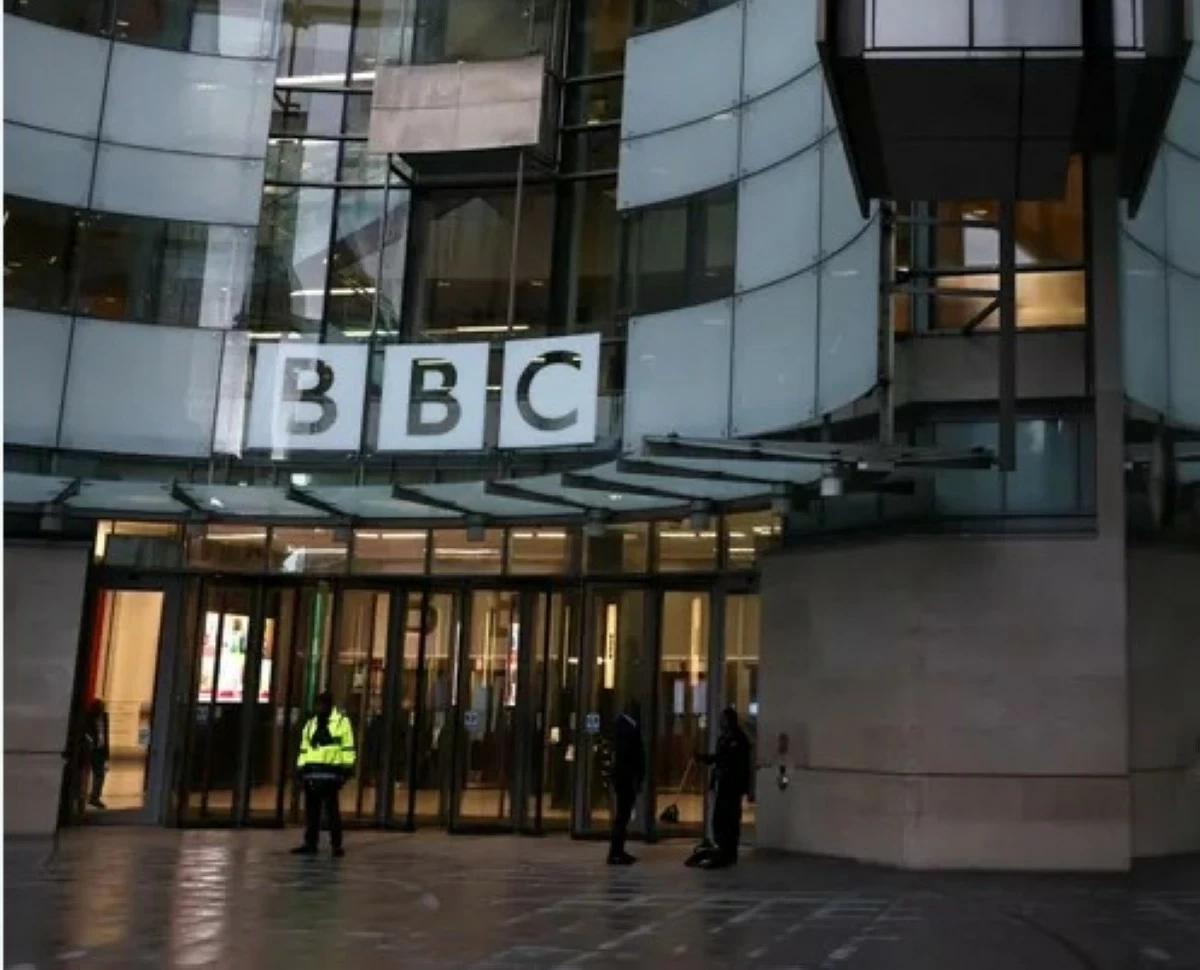 صورة حول : ترامب يهدد بي بي سي: دعوى بمليارات الدولارات بعد اعتذار الشبكة ترامب يهدد بي بي سي: دعوى بمليارات الدولارات بعد اعتذار الشبكة