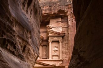 وفد جورجي يزور البترا