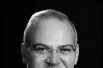 وفاة الدكتور عوني مشربش في مركز الحسين للسرطان