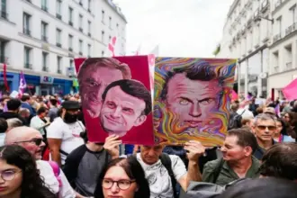 شعبية ماكرون في خطر بسبب هذا القرار