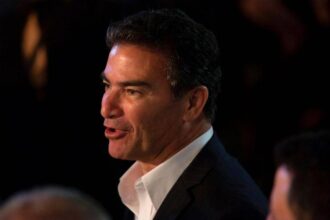 كوهين يكشف أسرار الموساد: من اختراق إيران إلى الطريق نحو رئاسة الحكومة