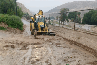 التعامل مع ارتفاع منسوب المياه في بلدية معاذ بن جبل