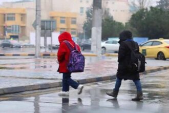 صعقة كهربائية تضرب مدرسة وتعليق الدوام احترازيا