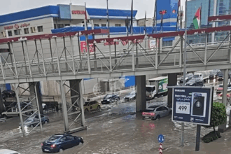 مياه الأمطار تغرق دوار المدينة