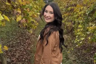 جورجية تفقد النطق بسبب السجائر الإلكترونية