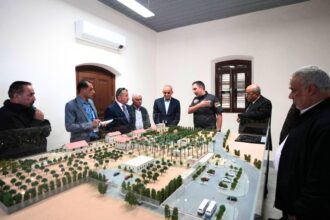 وزير السياحة والآثار يتفقد عددًا من المواقع السياحية والأثرية في معان